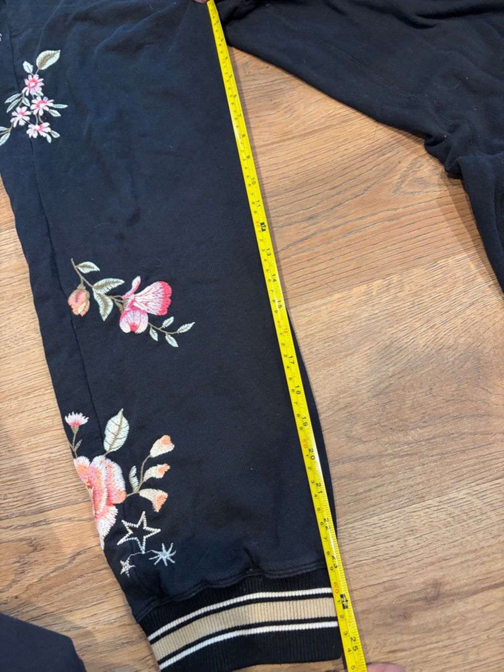 JW Los Angelos Black  Floral Embroidered Jogger Sweatpants - Picture 8 of 9